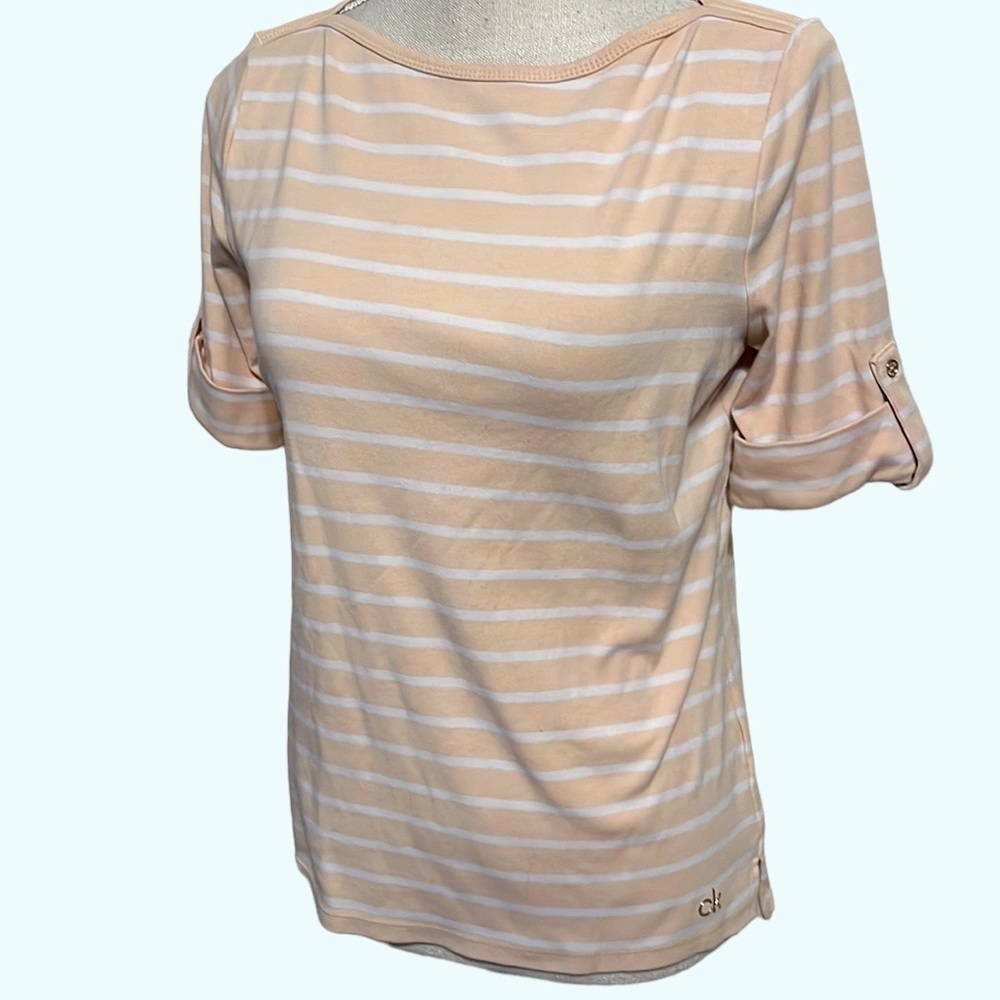 Calvin Klein knit t shirt peach with short sleeves, sz med.
